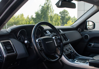 Подержанный автомобиль Land Rover Range Rover Sport 2014 года (9 фото)