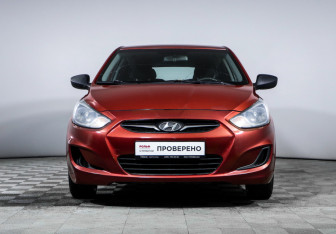 Подержанный автомобиль Hyundai Solaris Hatchback 2013 года (2 фото)