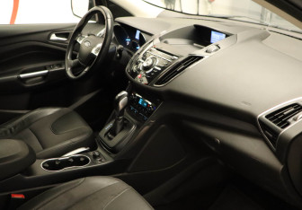 Подержанный автомобиль Ford Kuga 2013 года (18 фото)