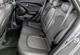Подержанный автомобиль Hyundai ix35 2013 года (12 фото)