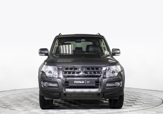 Подержанный автомобиль Mitsubishi Pajero 2014 года (2 фото)