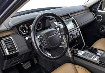 Подержанный автомобиль Land Rover Discovery 2018 года (15 фото)