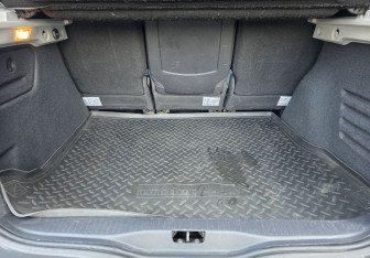 Подержанный автомобиль Renault Scenic 2010 года (18 фото)