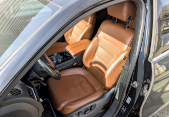 Подержанный автомобиль Volkswagen Touareg 2013 года (20 фото)