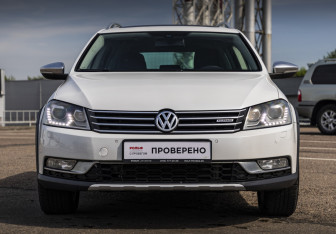 Подержанный автомобиль Volkswagen Passat Wagon 2012 года (2 фото)