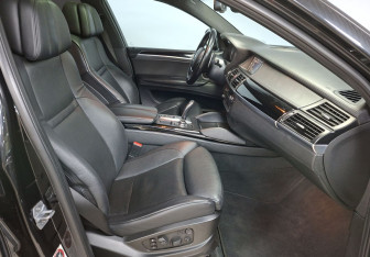 Подержанный автомобиль BMW X6 M 2013 года (10 фото)