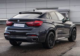 Подержанный автомобиль BMW X6 2018 года (5 фото)