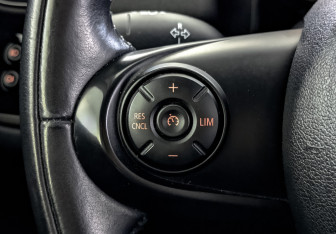 Подержанный автомобиль MINI Countryman 2018 года (29 фото)