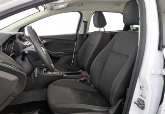 Подержанный автомобиль Ford Focus Wagon 2017 года (18 фото)