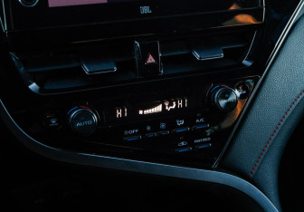 Подержанный автомобиль Toyota Camry Sedan 2021 года (19 фото)