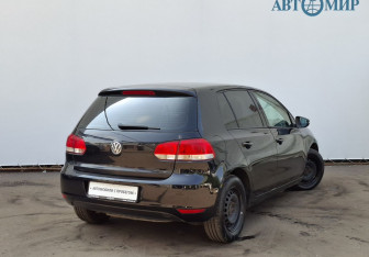 Подержанный автомобиль Volkswagen Golf Hatchback 2012 года (5 фото)