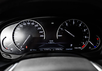 Подержанный автомобиль BMW X4 2018 года (10 фото)