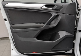 Подержанный автомобиль Volkswagen Tiguan 2018 года (19 фото)