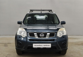 Подержанный автомобиль Nissan X-Trail 2012 года (2 фото)