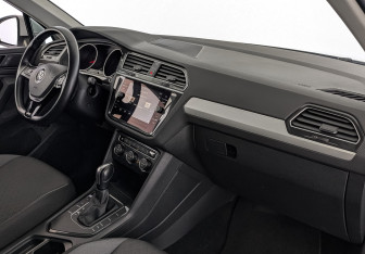 Подержанный автомобиль Volkswagen Tiguan 2020 года (11 фото)