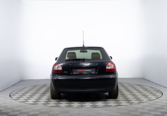 Подержанный автомобиль Audi A3 Hatchback 2001 года (6 фото)