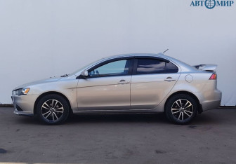 Подержанный автомобиль Mitsubishi Lancer Sedan 2013 года (5 фото)
