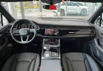 Новый Audi Q7 2025 (9 фото)