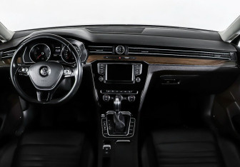 Подержанный автомобиль Volkswagen Passat Wagon 2015 года (11 фото)