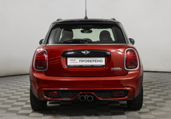 Подержанный автомобиль MINI Hatch 2015 года (6 фото)