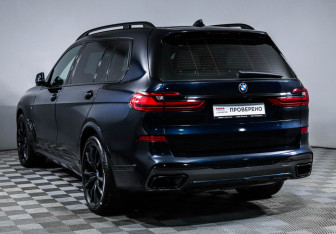 Подержанный автомобиль BMW X7 2019 года (7 фото)