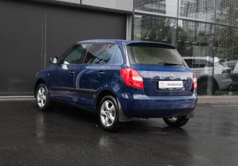 Подержанный автомобиль Skoda Fabia Hatchback 2013 года (6 фото)