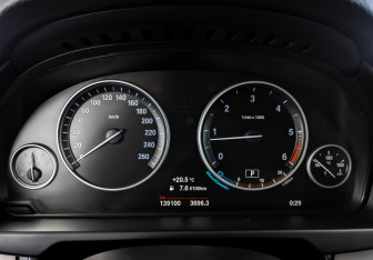 Подержанный автомобиль BMW X5 2018 года (16 фото)