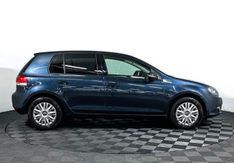 Подержанный автомобиль Volkswagen Golf Hatchback 2011 года (4 фото)