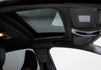 Подержанный автомобиль Volvo S60 2012 года (16 фото)