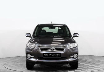 Подержанный автомобиль Toyota RAV4 2011 года (2 фото)