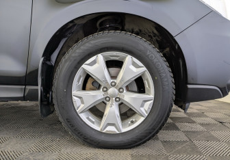 Подержанный автомобиль Subaru Forester Suv 2014 года (18 фото)