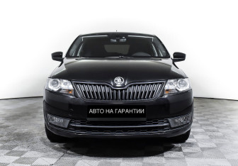 Подержанный автомобиль Skoda Rapid Liftback 2015 года (2 фото)