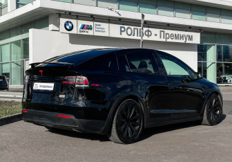 Подержанный автомобиль Tesla Model X 2023 года (5 фото)