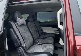 Подержанный автомобиль Kia Carnival 2021 года (28 фото)