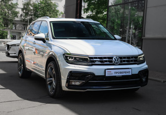 Подержанный автомобиль Volkswagen Tiguan 2018 года (3 фото)