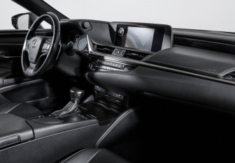 Подержанный автомобиль Lexus ES 2019 года (9 фото)