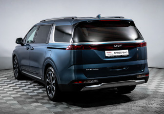 Подержанный автомобиль Kia Carnival 2021 года (7 фото)