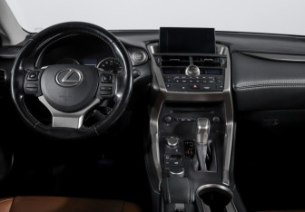 Подержанный автомобиль Lexus NX 2016 года (12 фото)