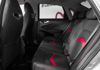 Подержанный автомобиль Kaiyi E5 2023 года (10 фото)