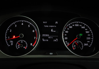 Подержанный автомобиль Volkswagen Golf Hatchback 2014 года (16 фото)