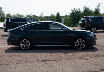 Подержанный автомобиль Chery Arrizo 8 2023 года (4 фото)