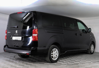 Подержанный автомобиль Peugeot Traveller 2019 года (4 фото)