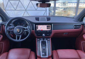 Подержанный автомобиль Porsche Macan 2021 года (19 фото)