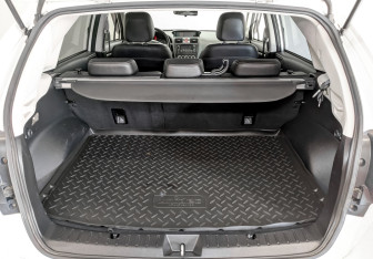 Подержанный автомобиль Subaru XV 2014 года (10 фото)