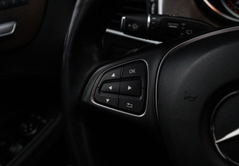 Подержанный автомобиль Mercedes-Benz GLE 2016 года (22 фото)