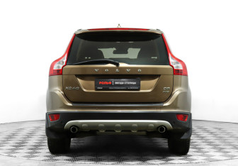 Подержанный автомобиль Volvo XC60 2012 года (6 фото)