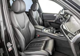 Подержанный автомобиль BMW X7 2020 года (24 фото)