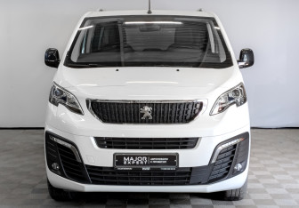Подержанный автомобиль Peugeot Traveller 2021 года (2 фото)