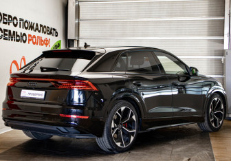Подержанный автомобиль Audi Q8 2019 года (4 фото)