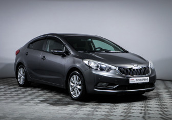 Подержанный автомобиль Kia Cerato Sedan 2015 года (3 фото)
